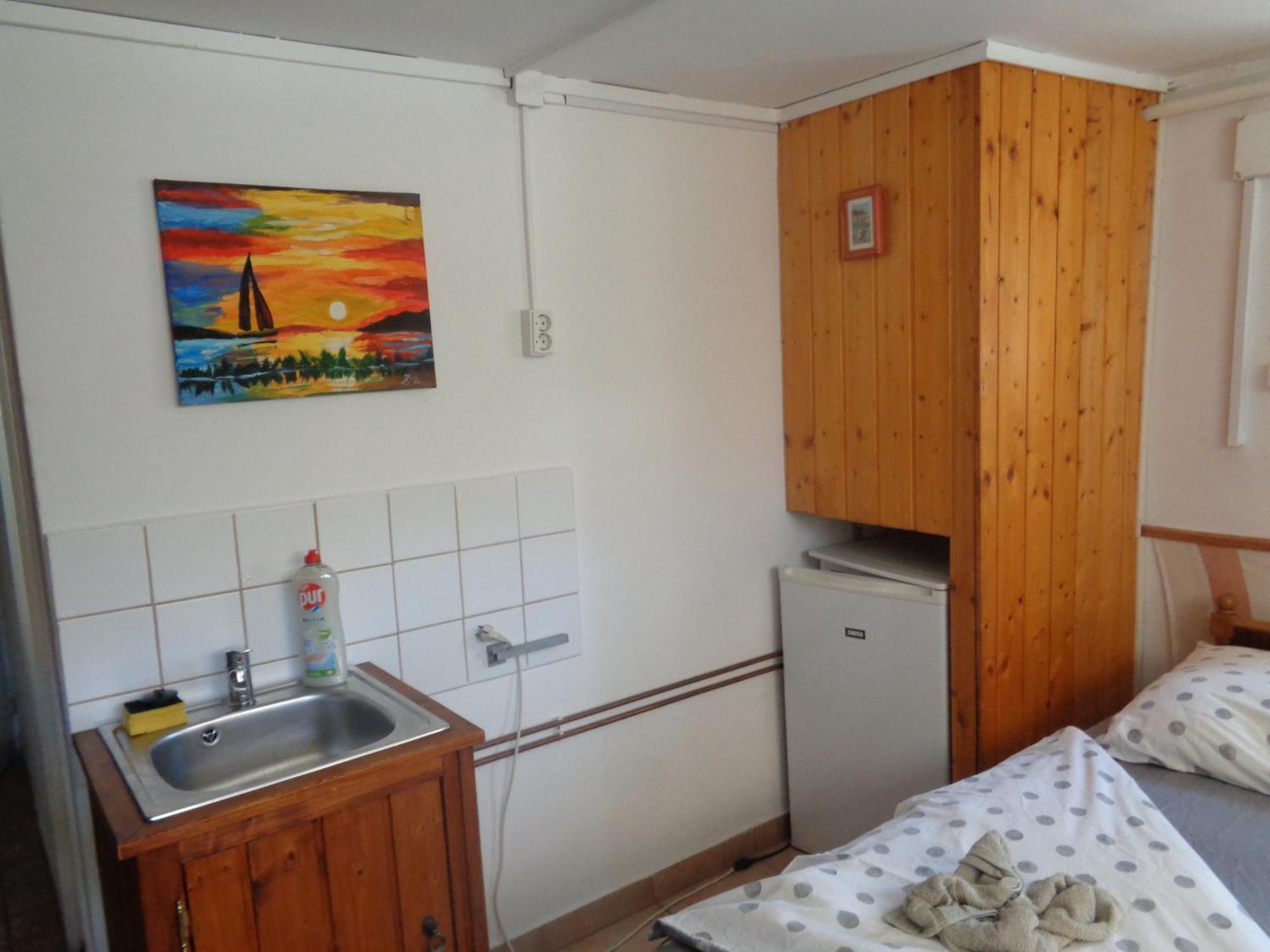 Irenke Vendeghaz Apartment Alsópáhok Exterior foto